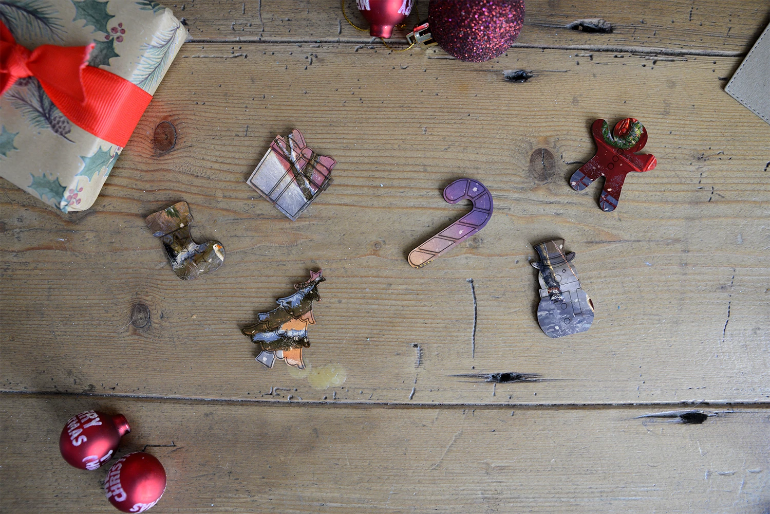 Christmas Village Glow-300 Piece Wooden Jigsaw Puzzle 7 Christmas Village Glow-300 Piece Wooden Jigsaw Puzzle - Image 5